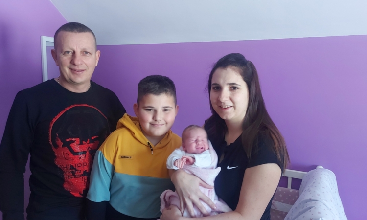 ПРВЕ РОДЕ КОД ПЕЦИЋА И КАРОВИЋА