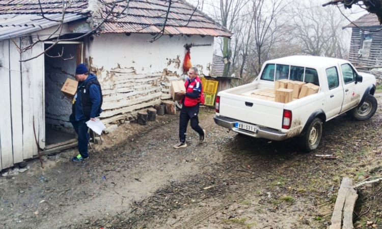 АКЦИЈА ЦРВЕНОГ КРСТА ЗА ПОМОЋ СОЦИЈАЛНО УГРОЖЕНИМ ПОРОДИЦАМА