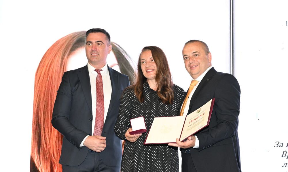 Др Мијана Гочанин је добила Повељу као најпрестижније признање Скупштине општине