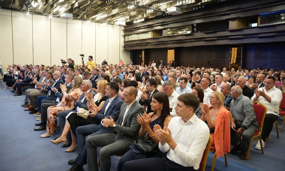 Присутне званице на свечаној седници
