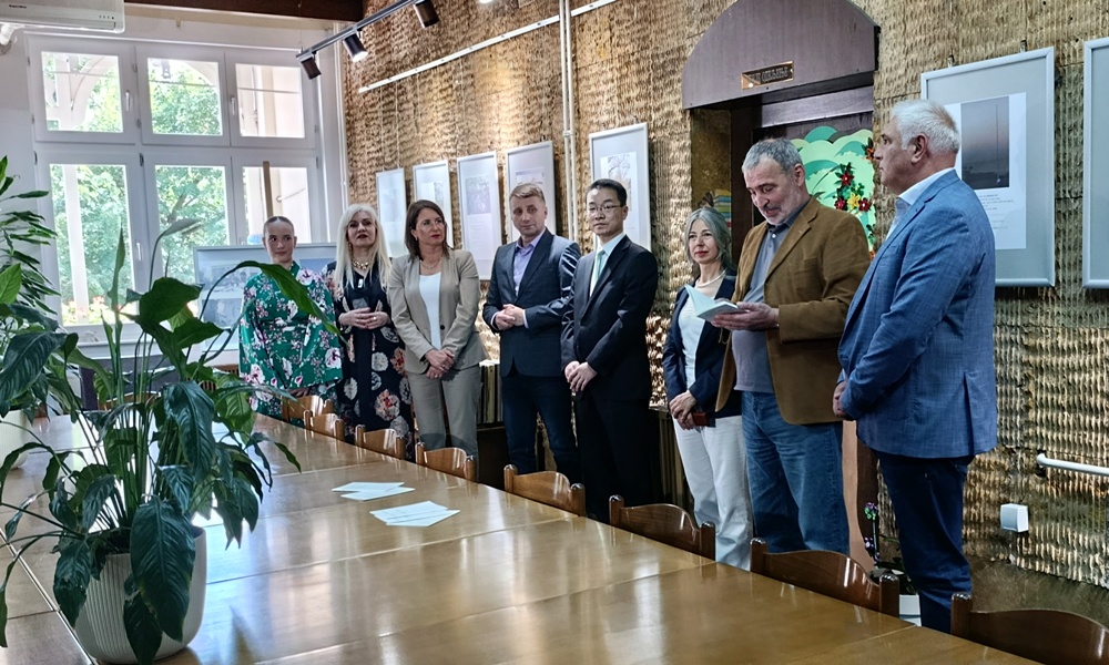 Отварање изложбе Бранке Такахаши у салону Библиотеке