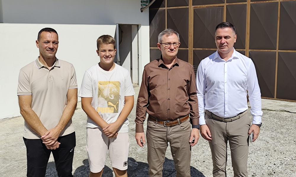 Дарко и Андрија Тошић, министар проф. др Драган Гламочић и Бобан Ђуровић