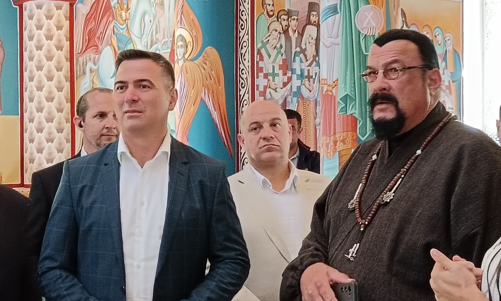 У обиласку Цркве Живоносног Источника Пресвете Богородице