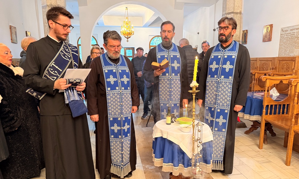 Свештенство врњачке цркве служи помен палим јунацима из Врњачке Бање и околине