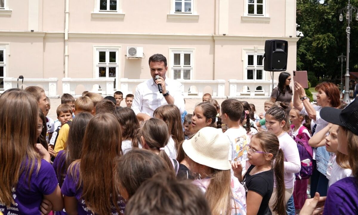 Дечије песме са Душаном Свиларом