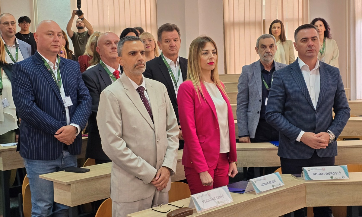 Проф. др Владимир Сенић, Дуња Ђенић, Владан Вешковић и Бобан Ђуровић