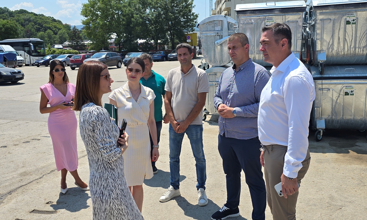 Јелена Бојанић и Бобан Ђуровић разговарали су о наставку сарадње у области заштите животне средине, у присуству руководства ЈКП „Бањско зеленило и чистоћа“