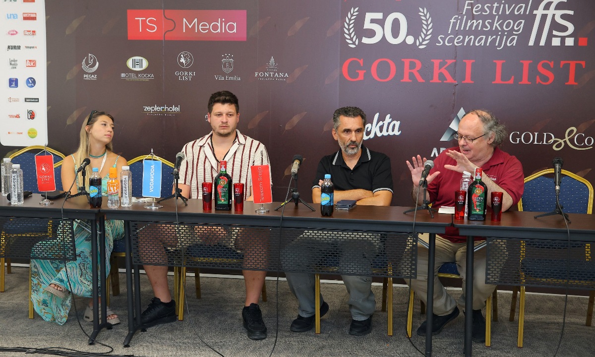 Представници филма „Птица на стази слонова“